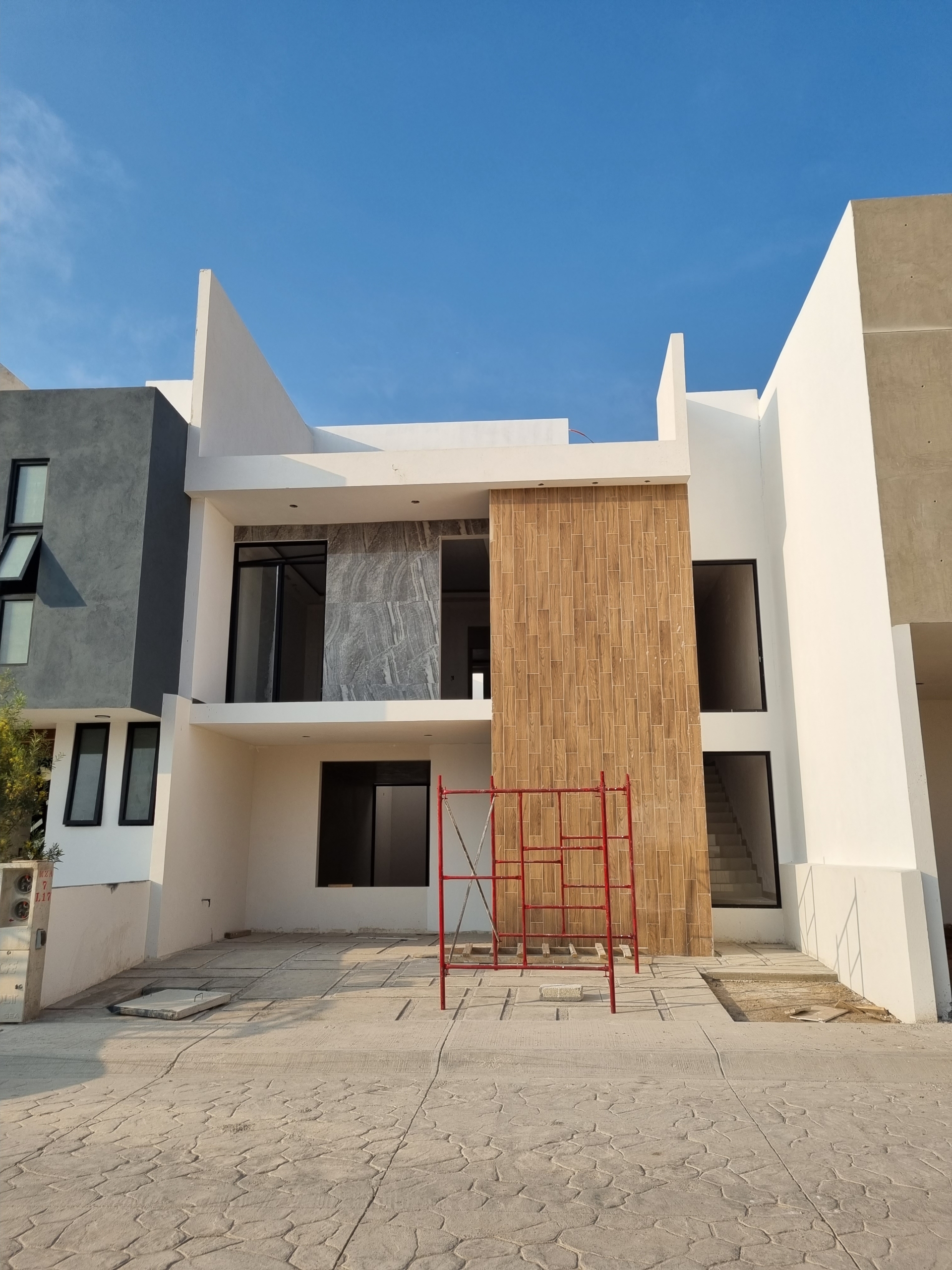 Casa en preventa 4 recámaras + estudio con Roofgarden Gema Residencial Pachuca